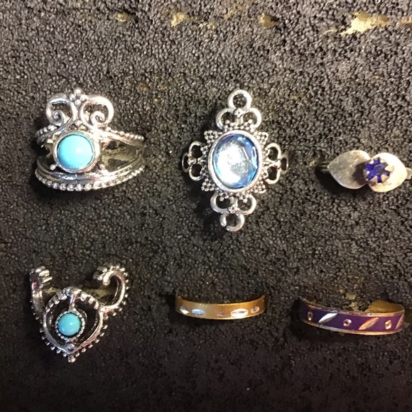 12 rings  ALL NWOT .... rings shown     ....   r7 - Picture 7 of 9